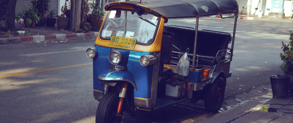 Kpop Fans Help Bangkok Tuk-Tuk Drivers