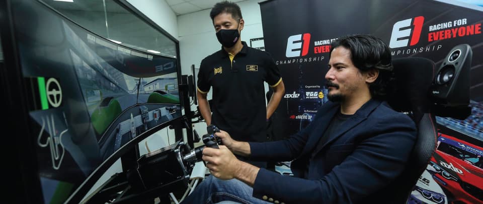 All Eyes On Sim-Racing